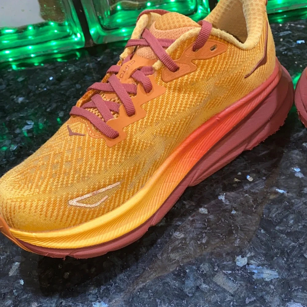 Hoka One One Clifton 9 Running Shoes Size 6.5 Amber Haze/ Sherbert - Picture 10 of 16